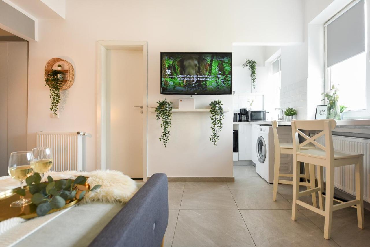 Read All About It - Stylish Central Studio Bucarest Exterior foto