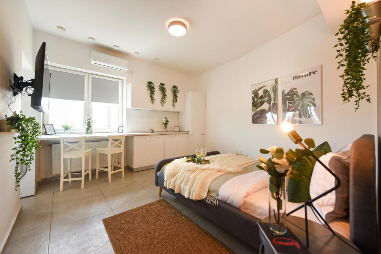 Read All About It - Stylish Central Studio Bucarest Exterior foto